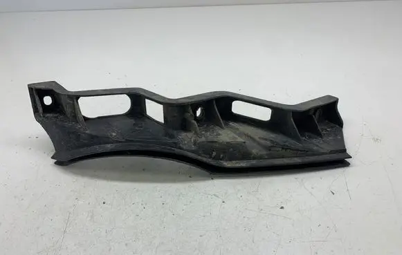 Volkswagen PASSAT B6 Front bumper mounting bracket 3C0807889