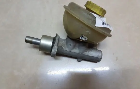 Audi 100 200 5000 C3 Brake fluid reservoir 