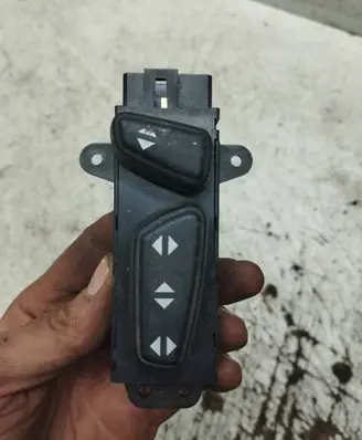 Chrysler PT Cruiser Seat control switch 39754D 4601757