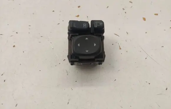 Toyota Avensis T270 Wing mirror switch 8487205020