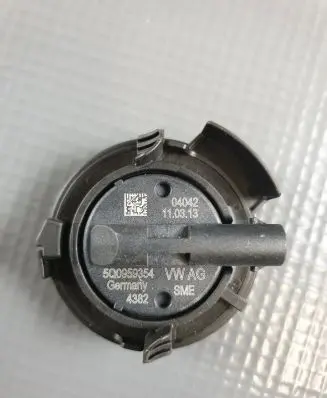 Volkswagen Golf VII Airbag deployment crash/impact sensor 5Q0959354