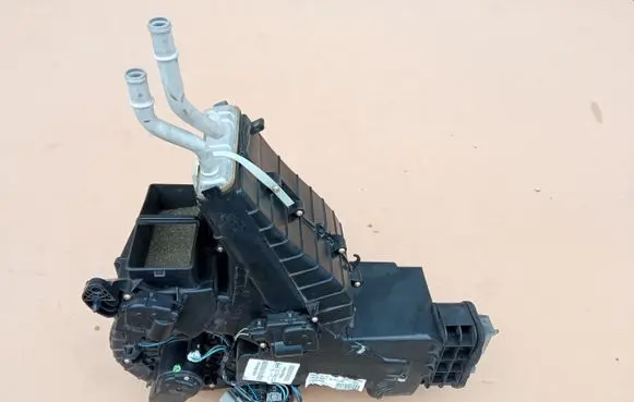 Chrysler Town u0026 Country V Interior heater climate box assembly 68092685AC