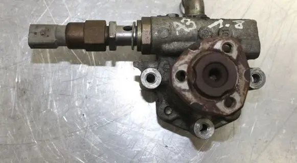 Volkswagen Golf IV Power steering pump 1J0422154B