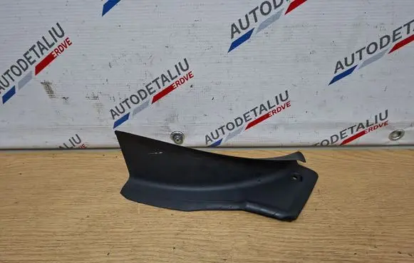 BMW 4 F32 F33 Rear/tail light trim molding 7296104