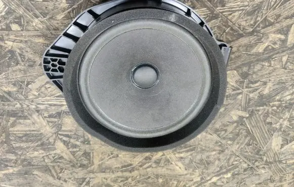 Chevrolet Malibu Front door speaker 22759390
