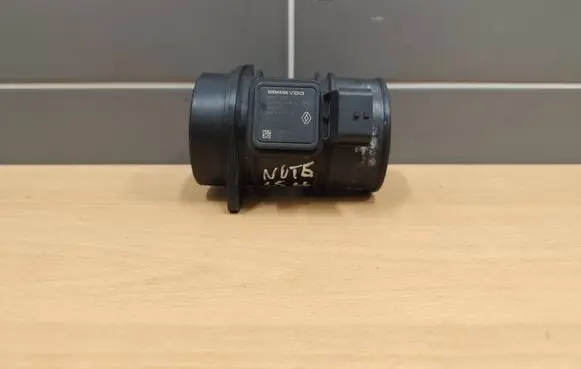 Renault Megane III Mass air flow meter 5WK97007 8200358901