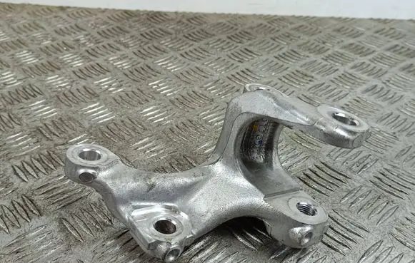 Honda HR-V Gearbox mounting bracket 90T7GMT