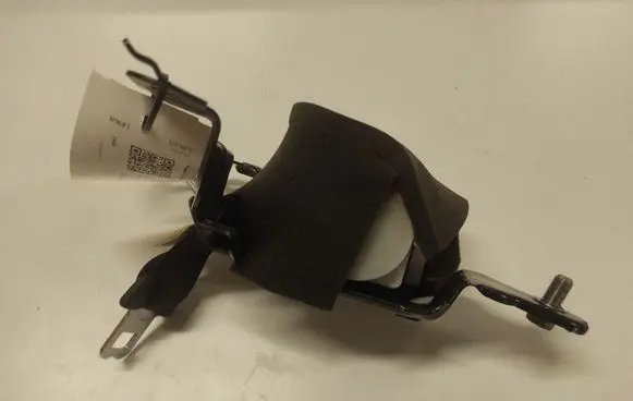 Mazda 6 Middle seatbelt (rear) T86253T