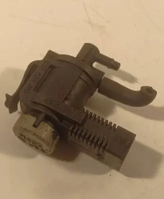 Volkswagen Touran I Turbo solenoid valve 1K0906283A