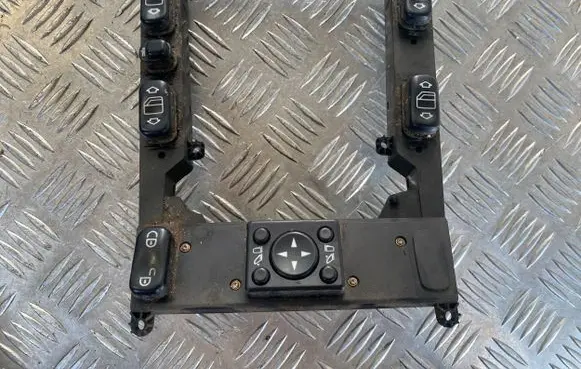 Mercedes-Benz ML W163 Electric window control switch A1638205010 03751710