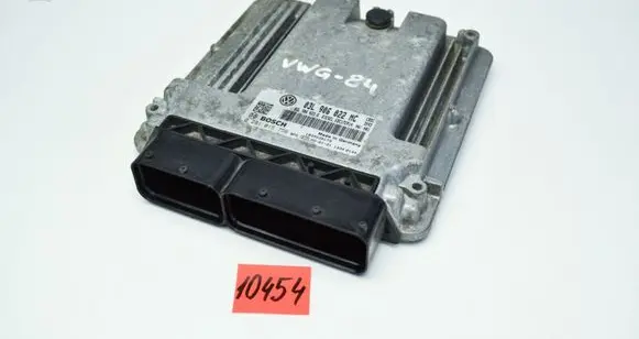 Volkswagen Golf VI Engine control unit/module 03L906022MC