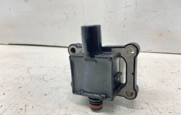 Mercedes-Benz E W124 High voltage ignition coil A0001587503 0001587503 BOSCH