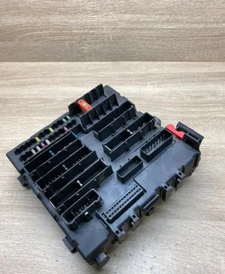 Opel Vectra C Fuse module 13170891 460023260