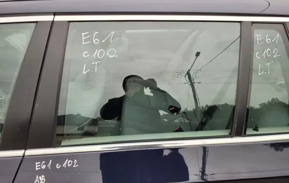 BMW 5 E60 E61 Rear door window glass