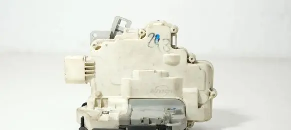 Audi A6 S6 C6 4F Rear door lock 4F0839015A