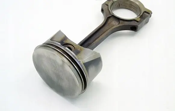 Ford Focus Piston with connecting rod 79L50