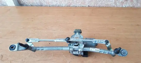 Peugeot 3008 II Wiper motor 9824762480