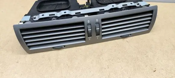 BMW 7 E65 E66 Dash center air vent grill 8223599