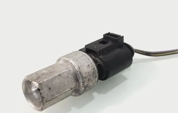 Skoda Octavia Mk2 (1Z) Air conditioning (A/C) pressure sensor 1K0959126A