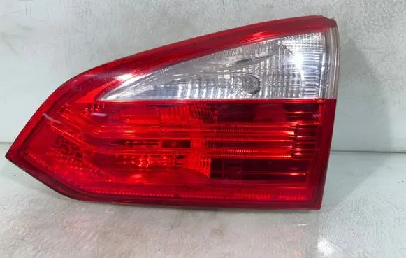 Ford Focus Tailgate rear/tail lights bm5113a602b bm5113a602d