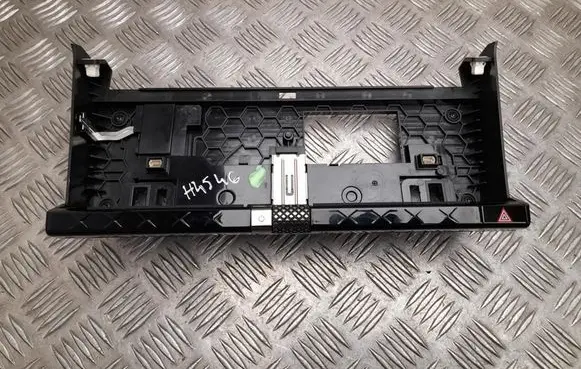 Citroen DS7 Crossback Radio/GPS head unit trim 9818615980
