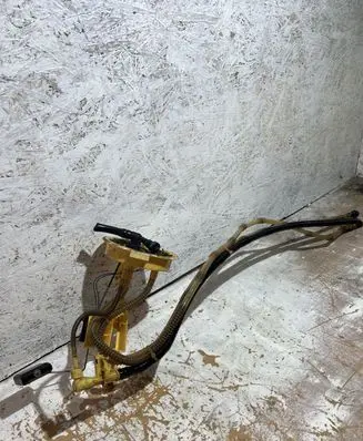 BMW 1 E81 E87 Fuel level sensor 