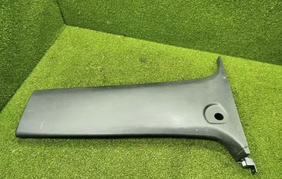 Mitsubishi Pajero (B) pillar trim (bottom) MR391053 MR391051
