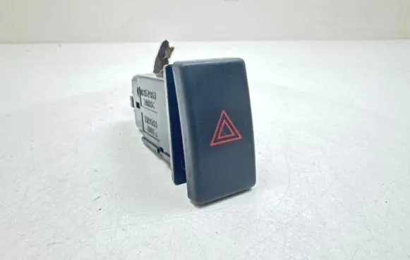 Toyota Avensis T250 Hazard light switch 157963