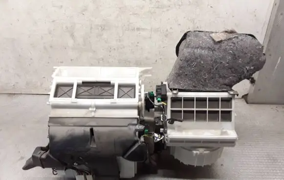 Mitsubishi Outlander Interior heater climate box assembly