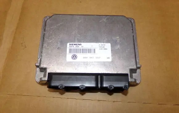Volkswagen PASSAT B5 Engine control unit/module 5WP4350
