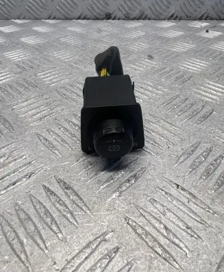 Wing mirror switch