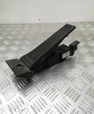 KIA Sportage Accelerator throttle pedal 32414400