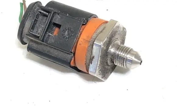 Audi A4 S4 B8 8K Fuel pressure sensor 06J906051D