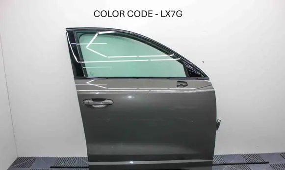 Audi Q3 F3 Front door