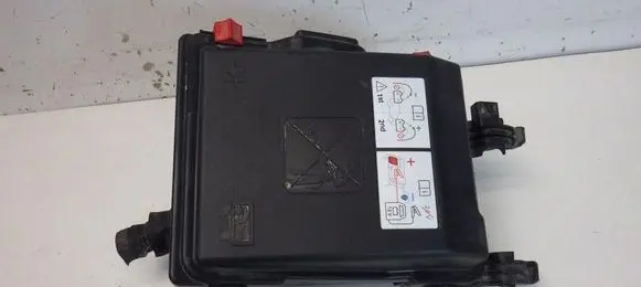 Citroen C5 Aircross Fuse box cover 9678633380