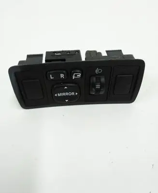 Toyota Avensis T250 Wing mirror switch 183575