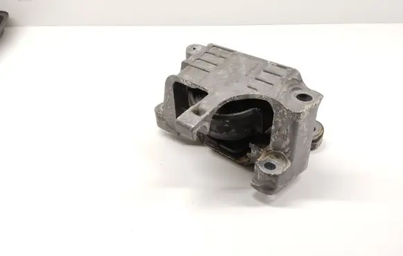 Volvo XC40 Engine mount bracket 32139920