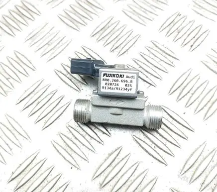 Skoda Enyaq iV Air conditioning (A/C) expansion valve 8R0260696B