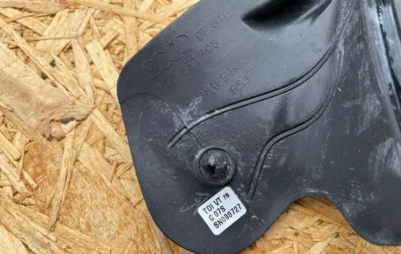 Audi A5 8T 8F Front door rubber seal 8T8831708