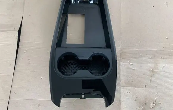 Ford Mustang VI Cup holder front 