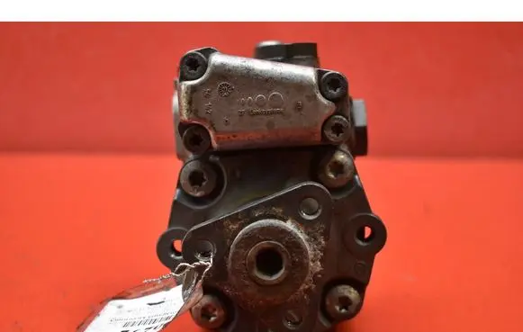 BMW 5 E60 E61 Power steering pump 678084802