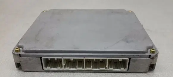 Toyota Avensis T250 Engine control unit/module 8966105690