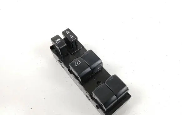 Nissan Note (E12) Electric window control switch