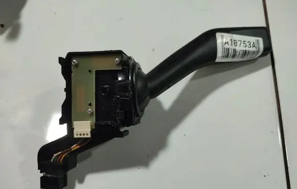 Volkswagen Golf V Indicator stalk 1K0953513