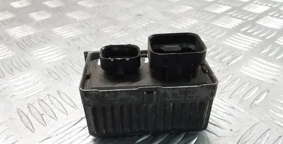 Opel Insignia A Glow plug pre-heat relay 55574293