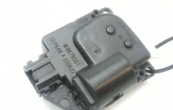 Chrysler 300 - 300C Air flap motor/actuator M8679001