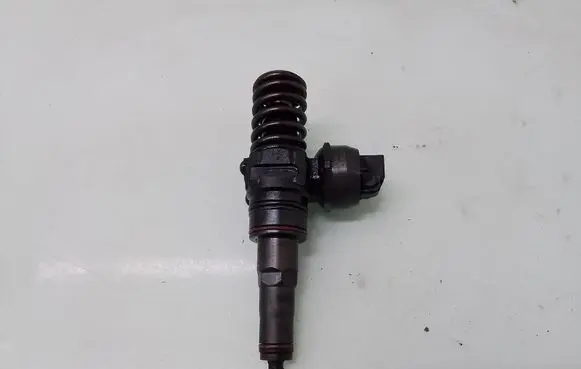 Volkswagen Sharan Fuel injector 038130073AK