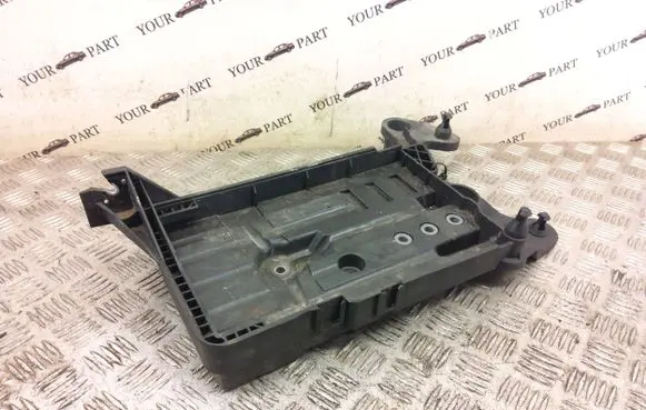 Seat Leon (5F) Battery tray 5Q0915321J 5Q0915331K
