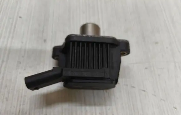 Audi Q2 - Camshaft vanos timing valve 04E906048A
