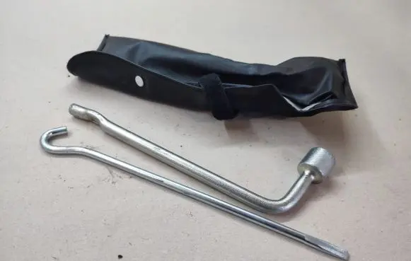 Nissan X-Trail T32 Tool set 